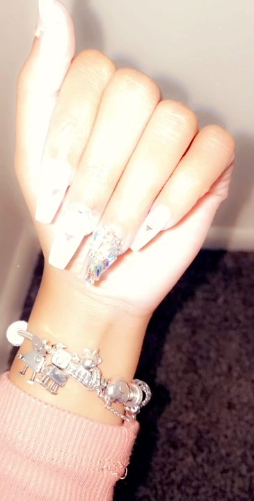 Leann Nails - By Mai - Nail Salons Near Me - Hanover Park, Illinois