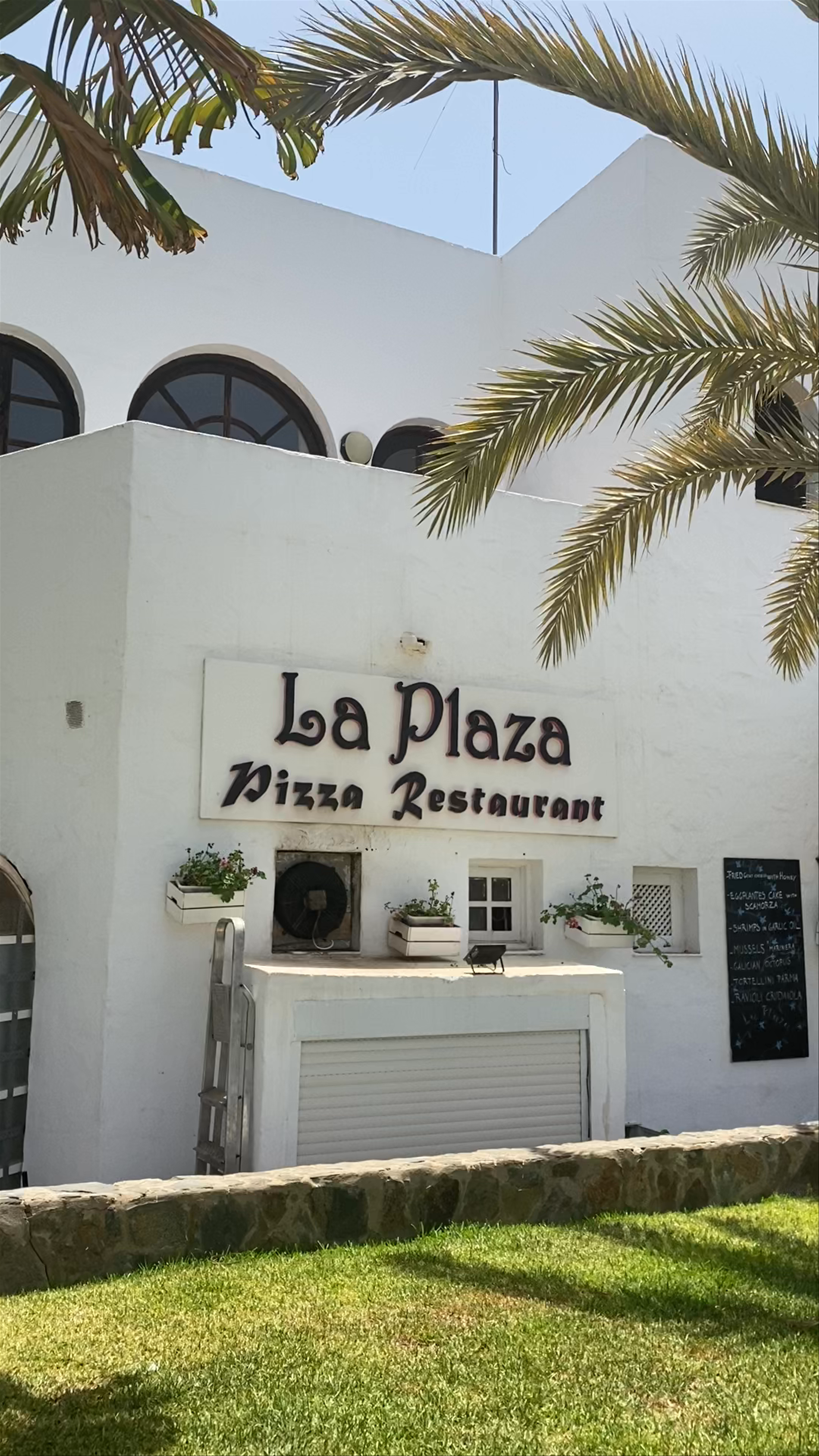 La Plaza Italian Restaurant