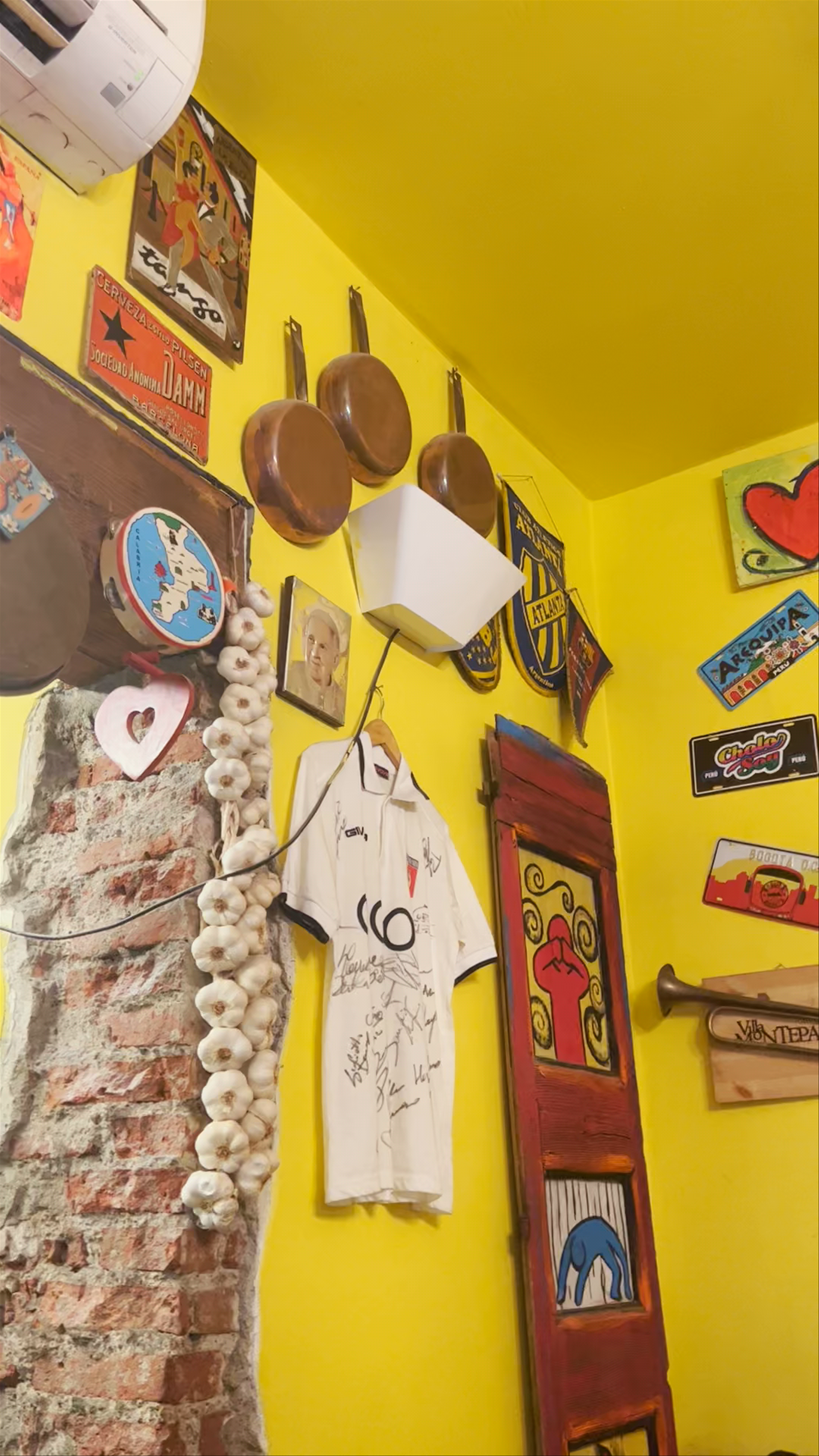 Piz: Colorful Local Eatery Vibes in Milan