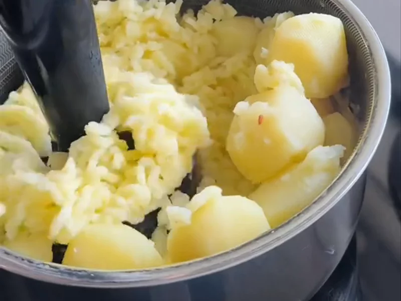Zero lump mash and gravy