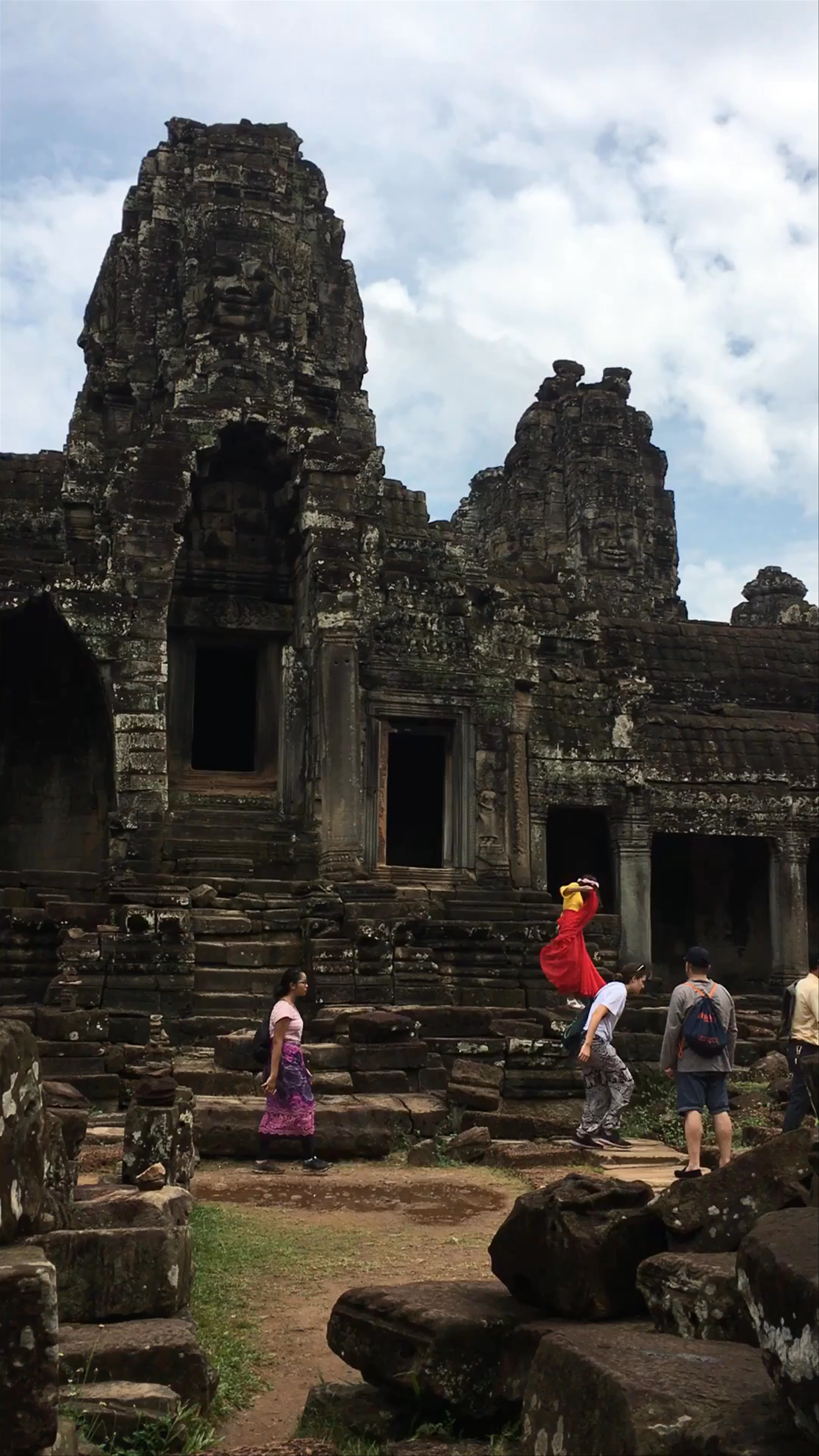 Exploring Angkor Thom: Ancient Stone Faces in Siem Reap