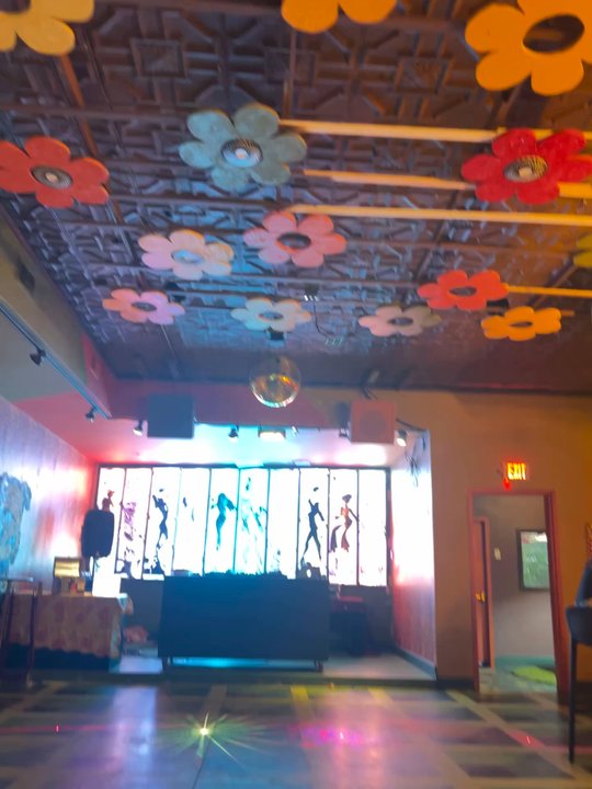 Tim's Chrome Bar - Dive Bars Near Me - Saint Louis, Missouri