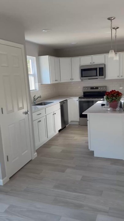 Allen Edwin Homes - Thanks Crystal and Josh for helping us get to the finish line! Only thing that would make this better is if the house had grass and blinds. - Interior Design Near Me - Portage, Michigan
