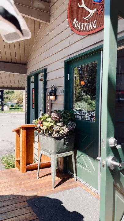 Clyde's Coffee Roasting - Rustic and cozy vibe - Coffee Roasteries Near Me - Stateline, Nevada
