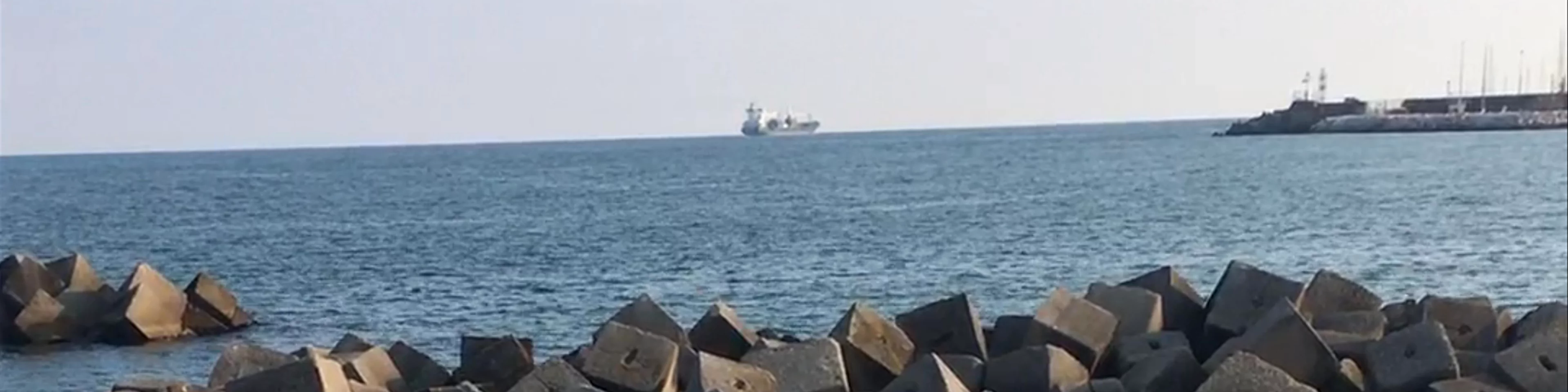 Man diving in Salerno harbour 
