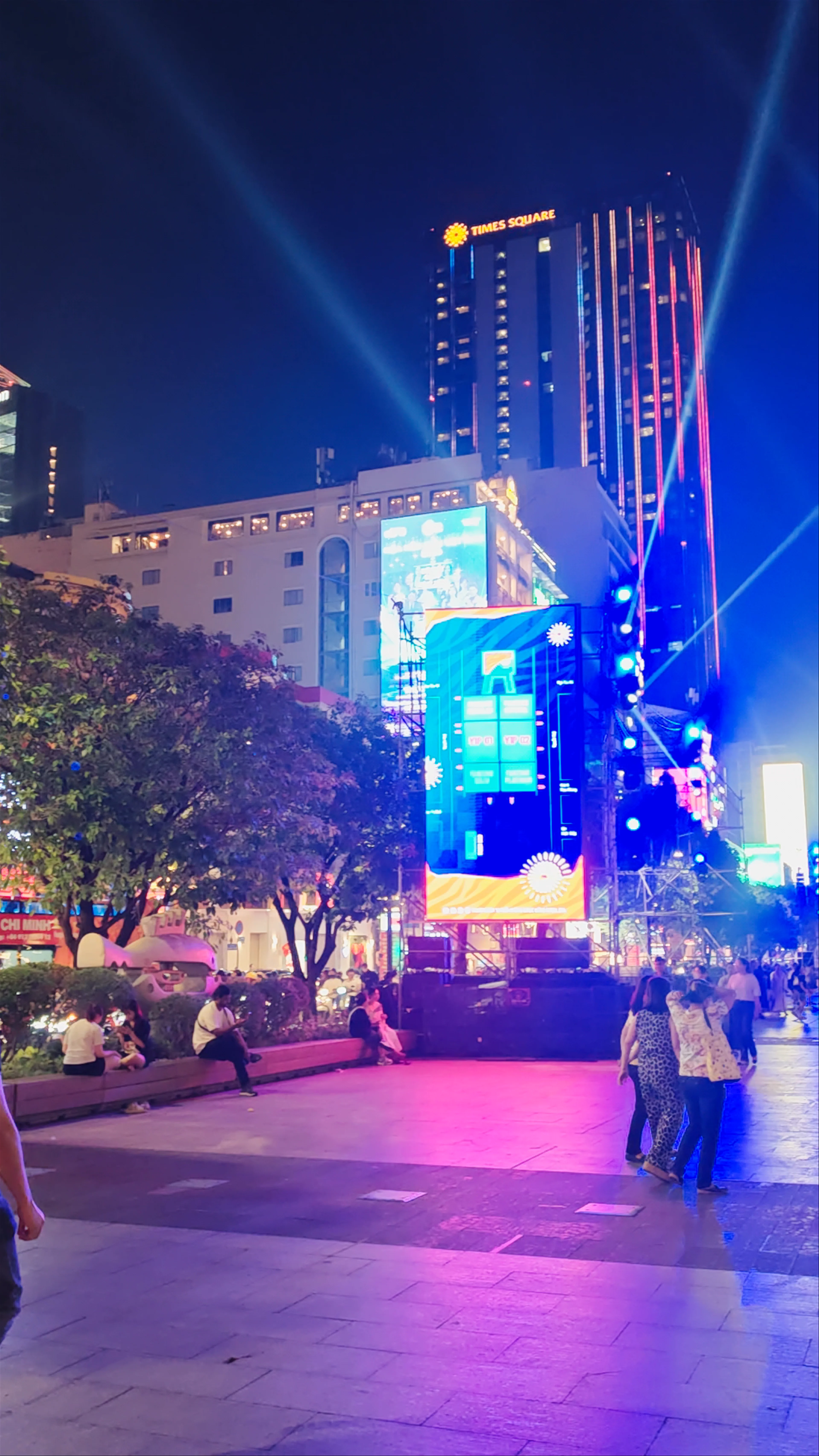 Nguyen Hue Pedestrian Plaza