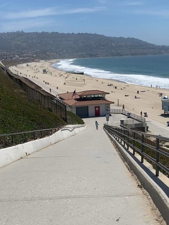 Topaz Beach - Beaches Near Me - Redondo Beach, California