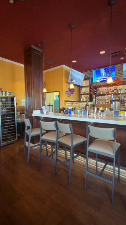 Sal's Gilbert Pizza - Bar area and seating - Pizza Near Me - Gilbert, Arizona