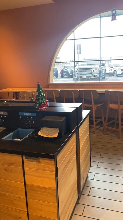 Starbucks - Spacious - Coffee & Tea Near Me - Coalinga, California