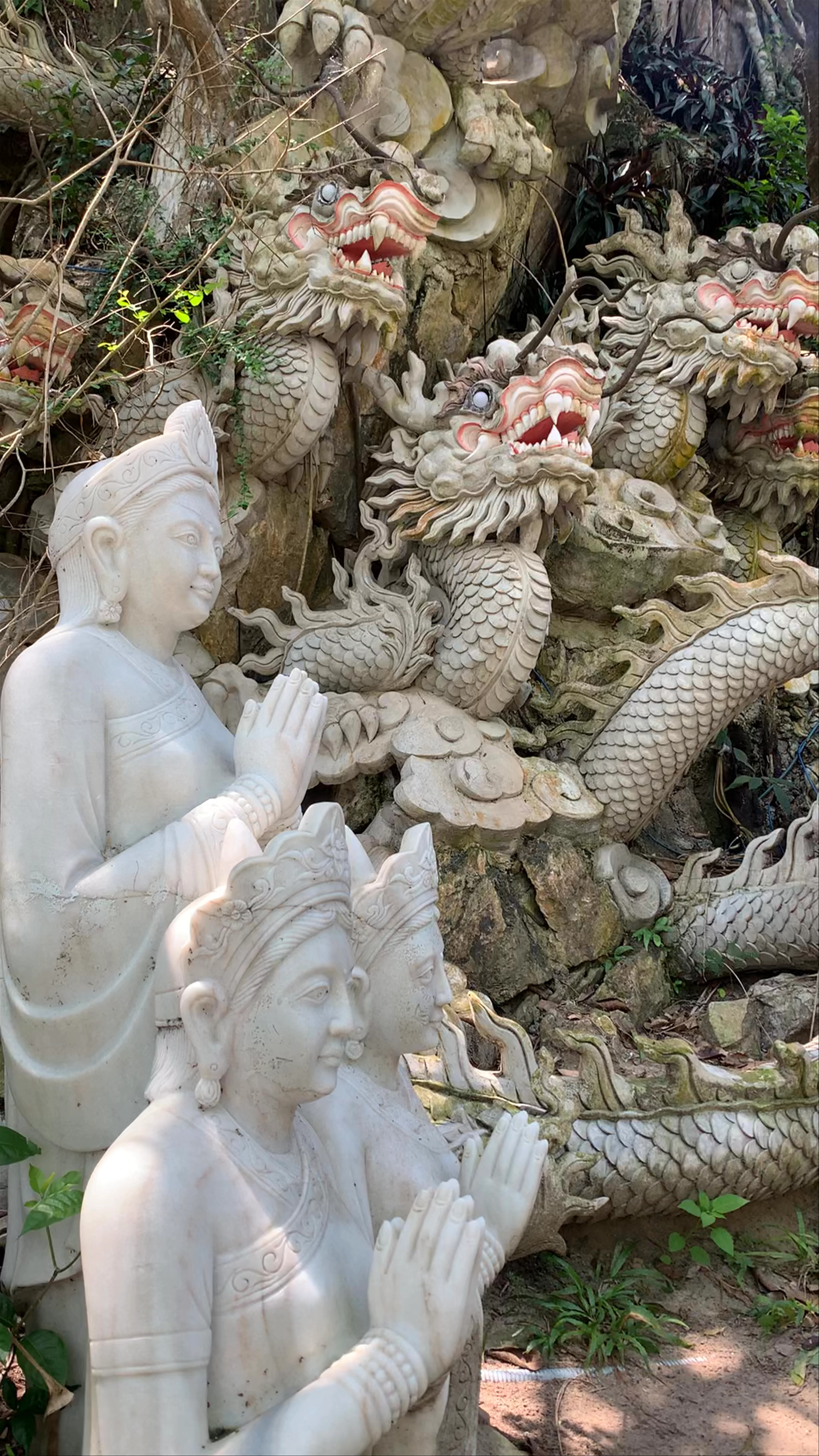 Tam Thai Pagoda, Hòn Thủy Sơn, Hoa Hai, Ngũ Hành Sơn