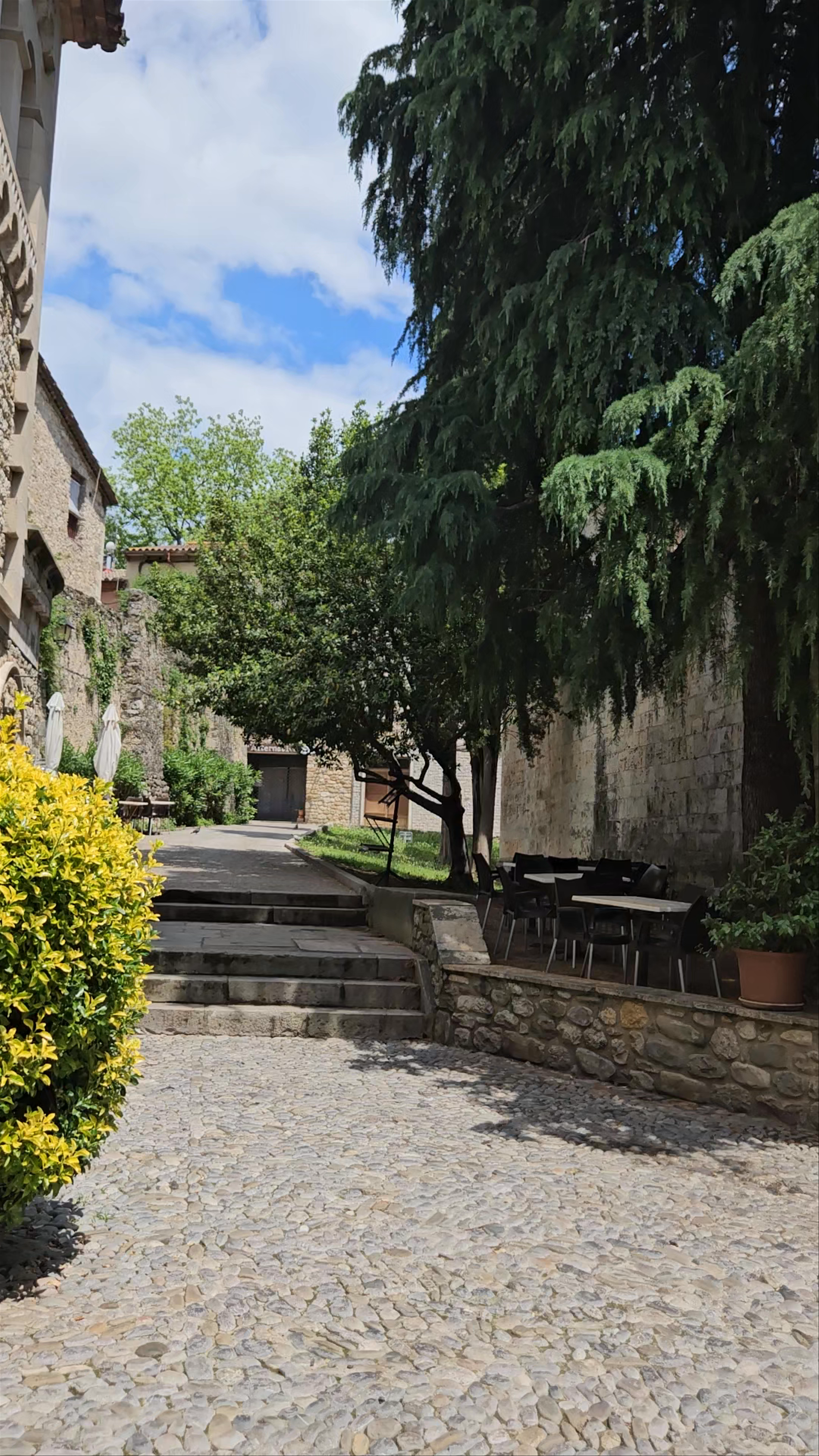 Iglesia de San Vicente de Besalú