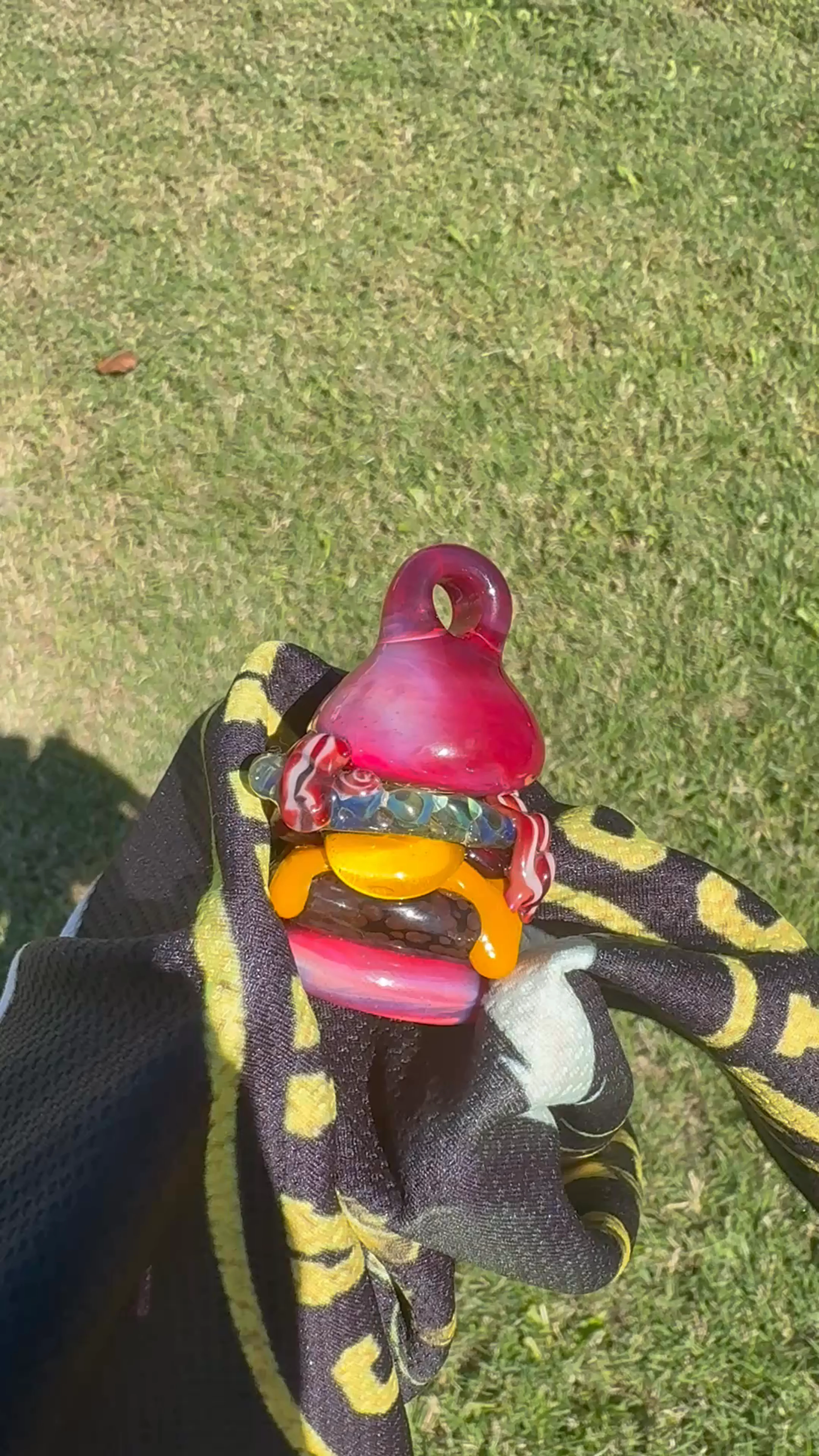 Preview pic of UV Burger pendant