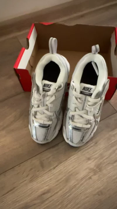 Nike Air Zoom Vomero 5 uk12.5/eur31 junior 