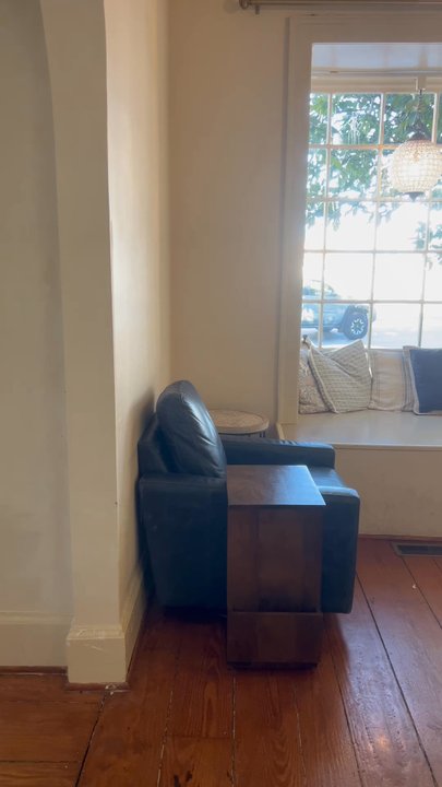 Brevede Coffee - Small quaint room, one of a couple - Coffee & Tea Near Me - Lexington, Kentucky
