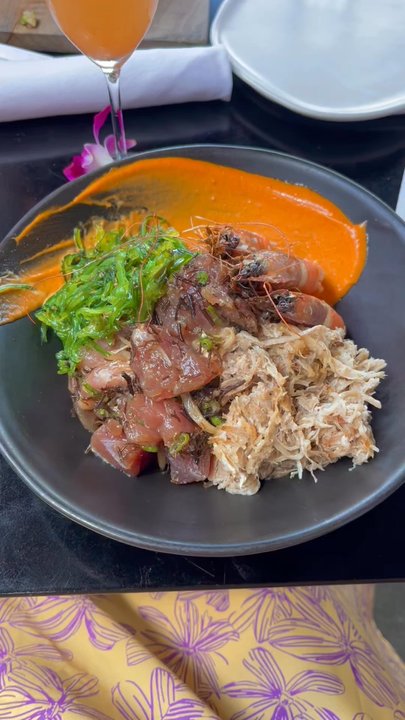 Hideout - Kuhio Bowl - Bars Near Me - Honolulu, Hawaii