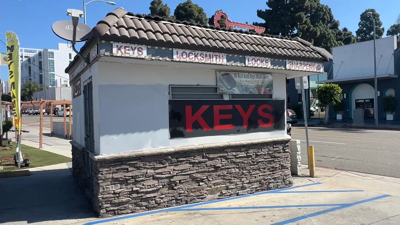 LB Locksmith - While you wait, there's a fantastic ice cream shop next-door... - Keys & Locksmiths Near Me