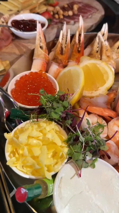 Le Brand Restaurant - Mediterranean Near Me - Glendale, California