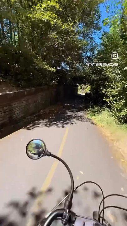 Ebike Multnomah Falls - 30 second view of the scenery & sites going towards cascade locks - Bike tours Near Me - Cascade Locks, Oregon