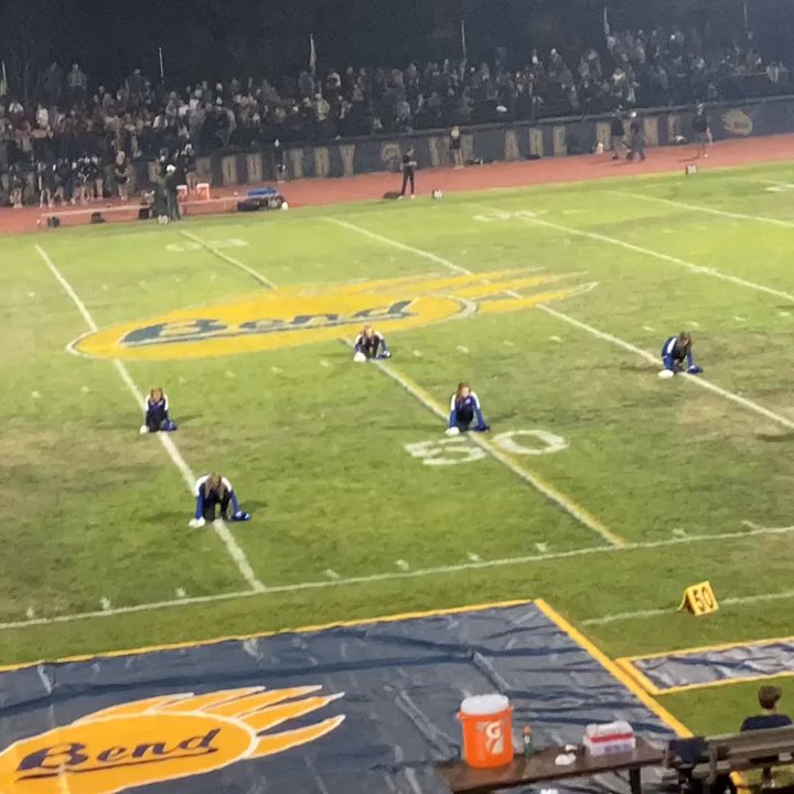 Bend Senior High School - Football Game - Middle Schools & High Schools Near Me - Bend, Oregon