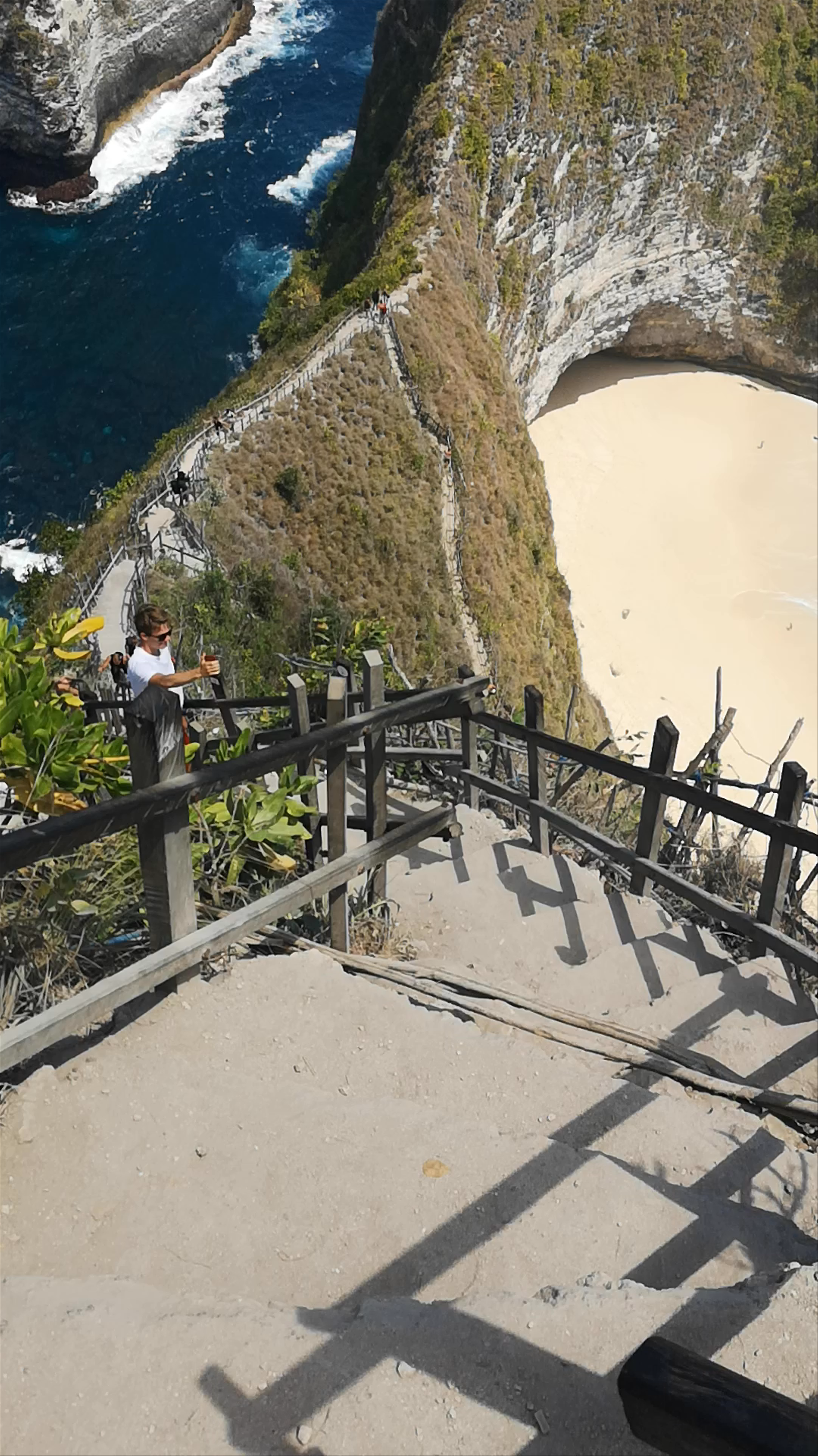 Kelingking Beach: Dramatic Coastal Views in Bali