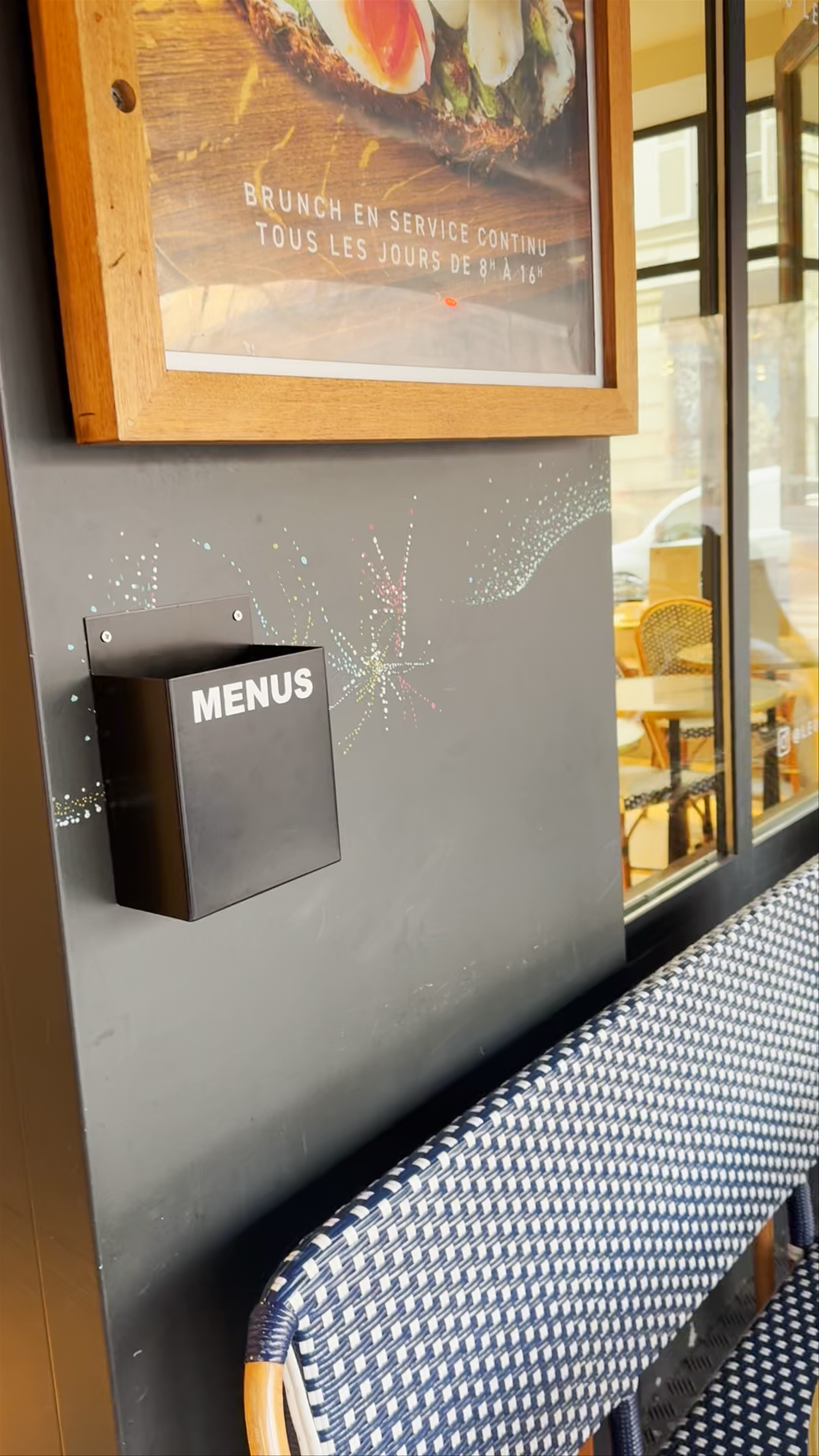 Leonie Bakery: A Cozy Parisian Coffee and Pastry Experience