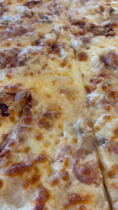 Xtremely Xpresso Cafe - Tuna pizza - Large - Italian Near Me - Luzon, ZMB
