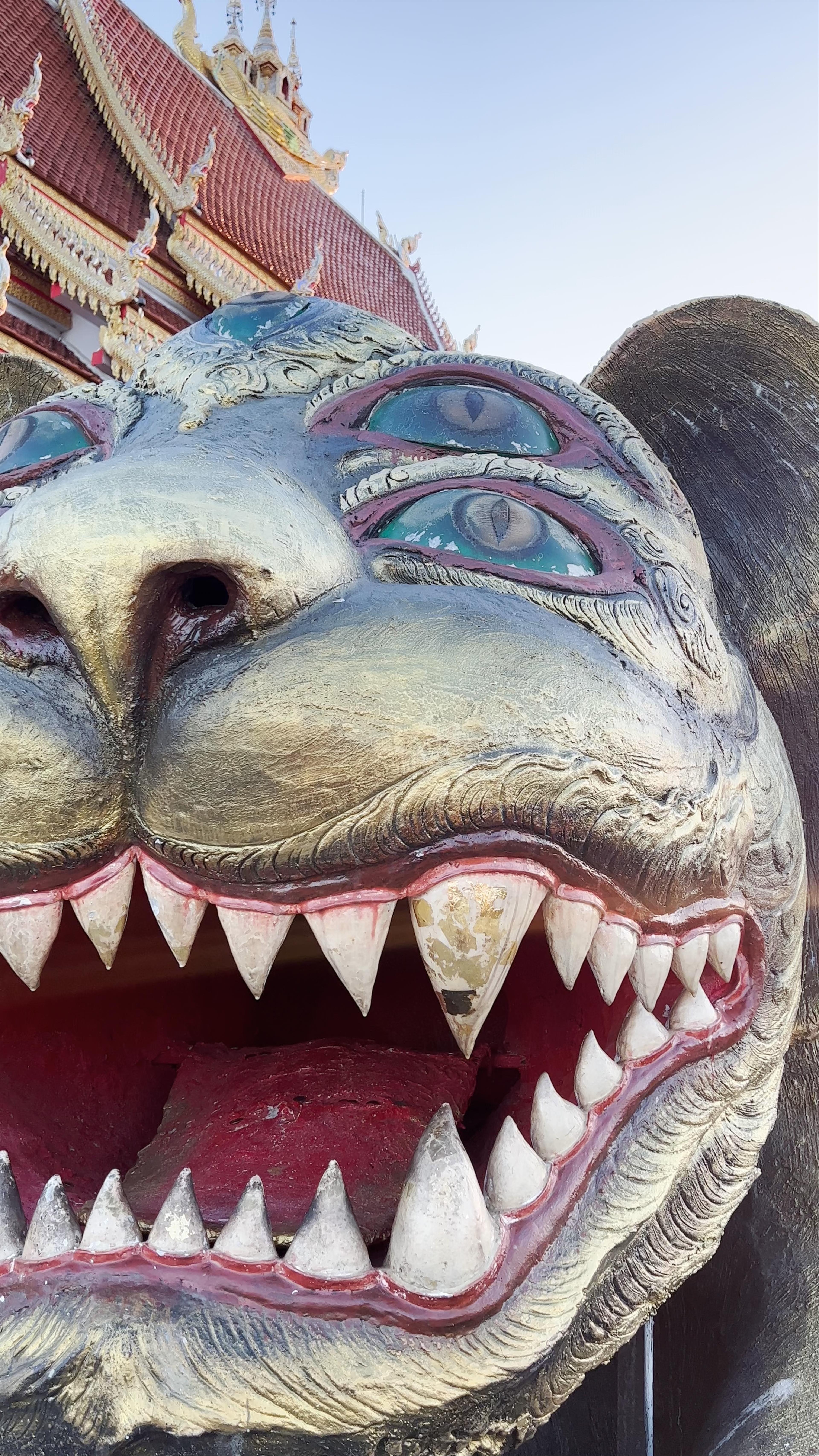 Wat Phrathat Doi Khao Kwai