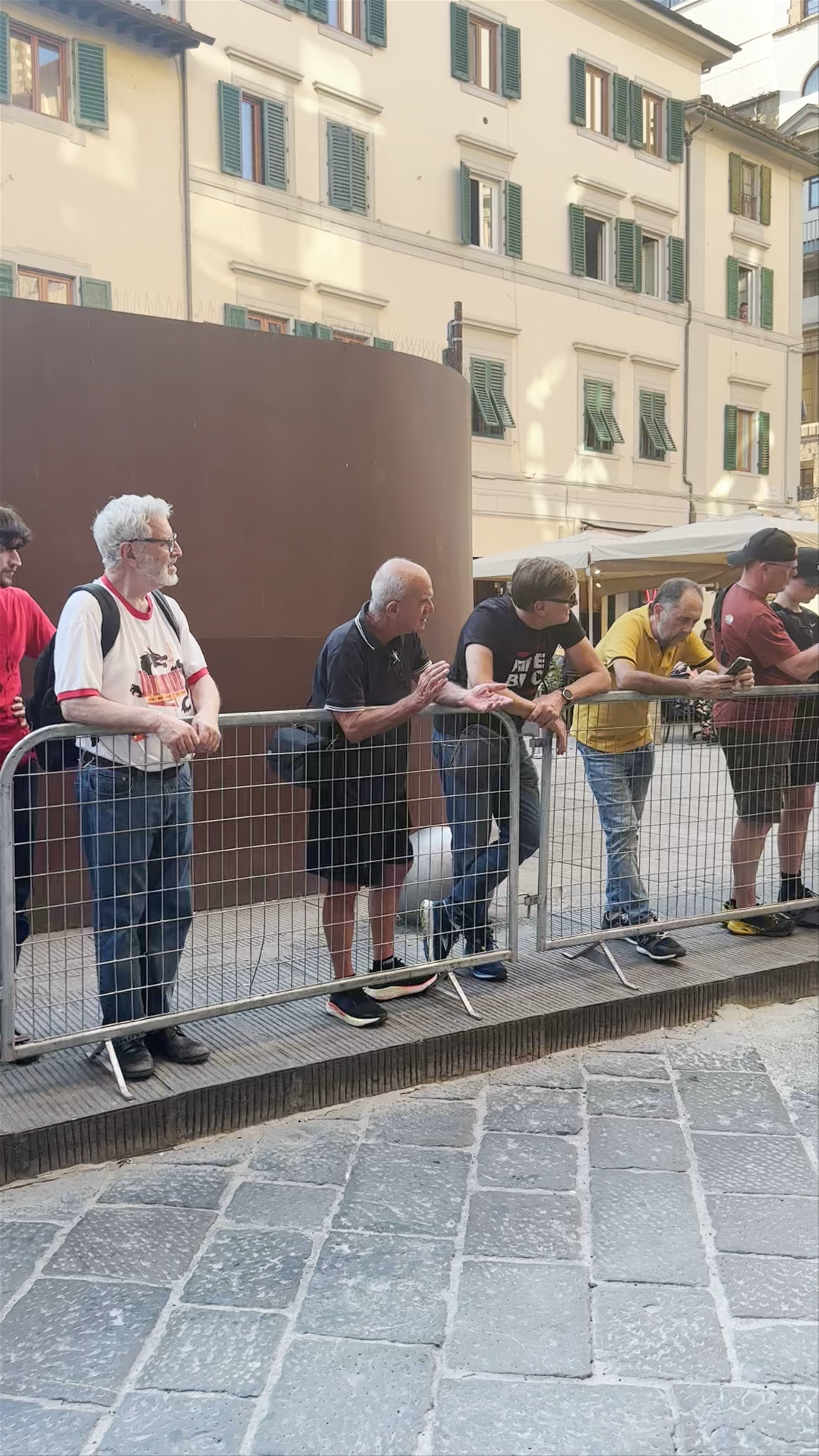 Florence Cycling Race Thrill at Piazza della Stazione