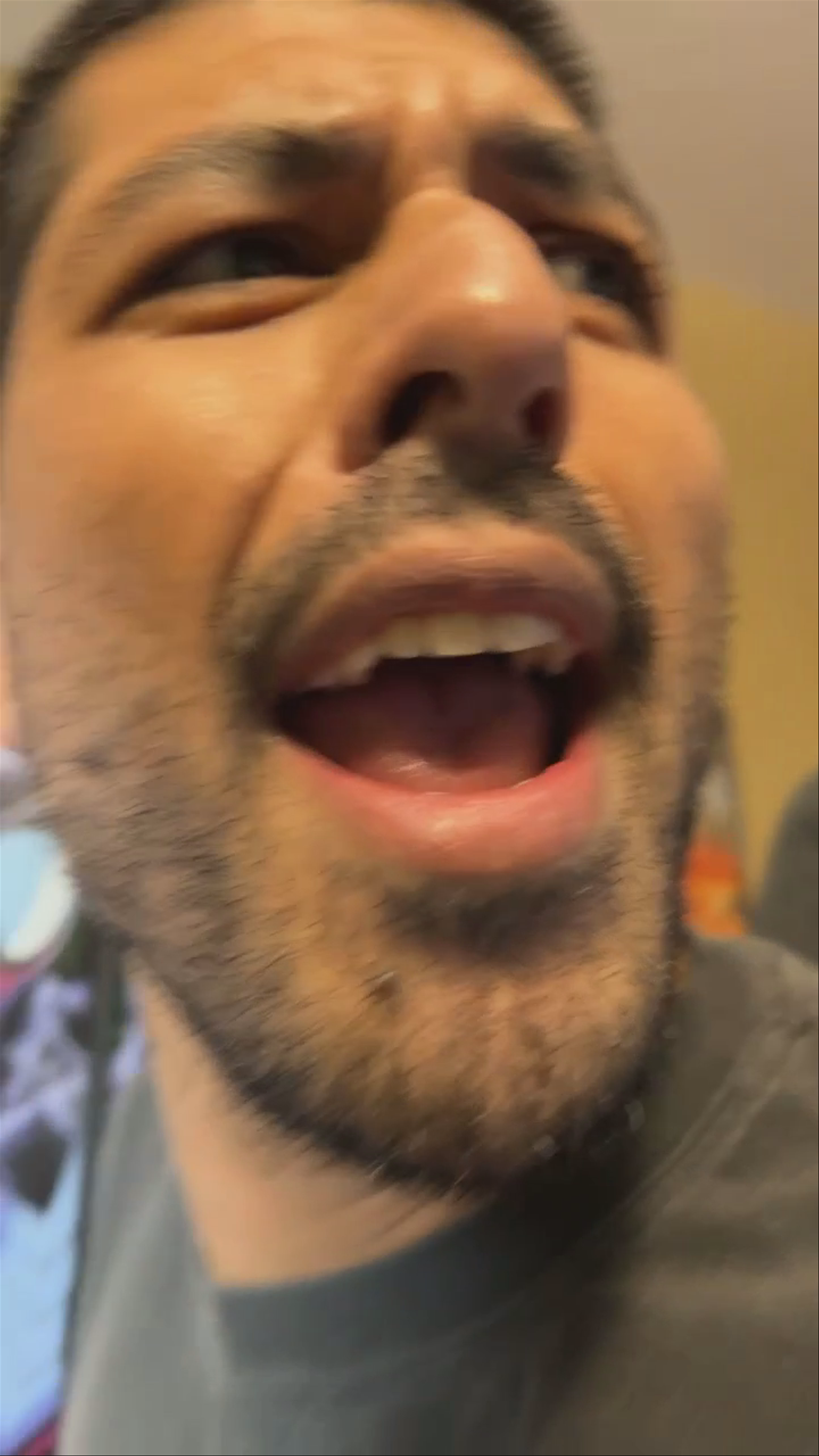 Camera blurry yeah yeah 