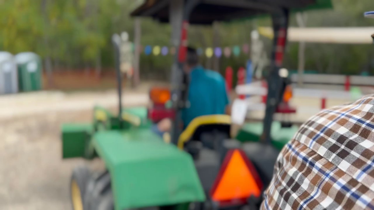 BellCreek Acres - The beginning of our trailer ride...I will let you visit yourself to see the rest - Pumpkin Patches Near Me - Lacoste, Texas