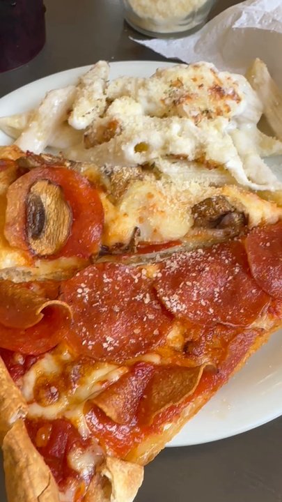 Pizza Hut - Pizza - Pizza Near Me - Belleview, Florida