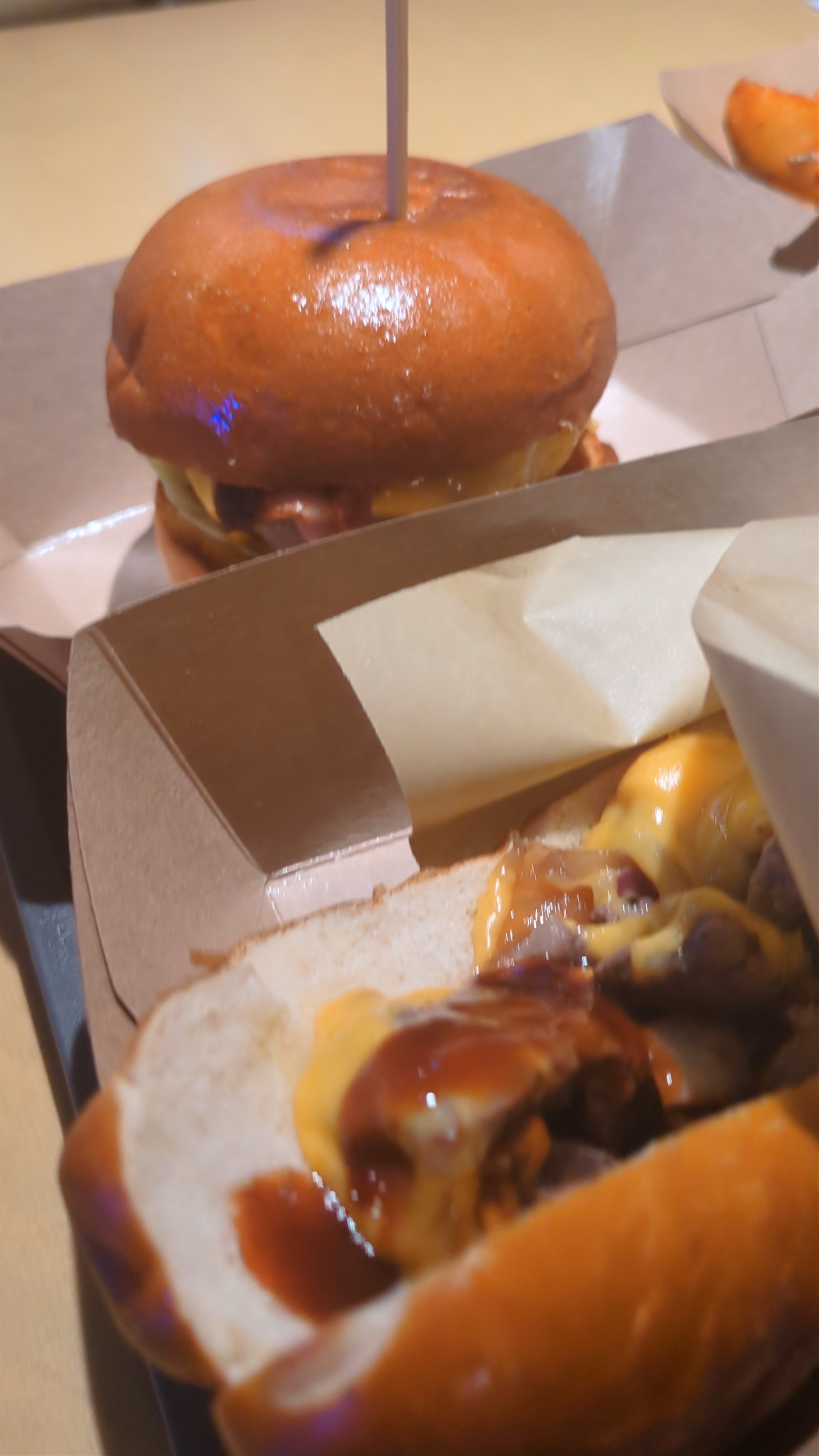 Tarantino Sandwiches & Fries: Iconic Street Food in Thessaloniki, Greece
