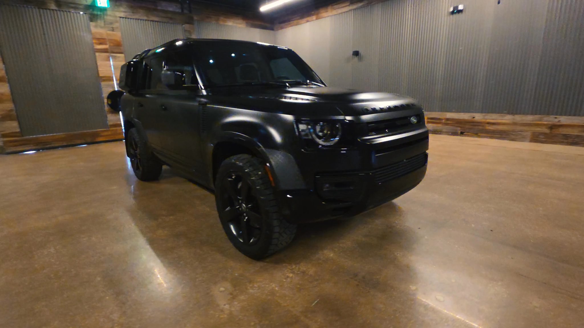 Lifted Trucks - #TX10699AA - 2024 Land Rover Defender 130 P400 X-Dynamic SE