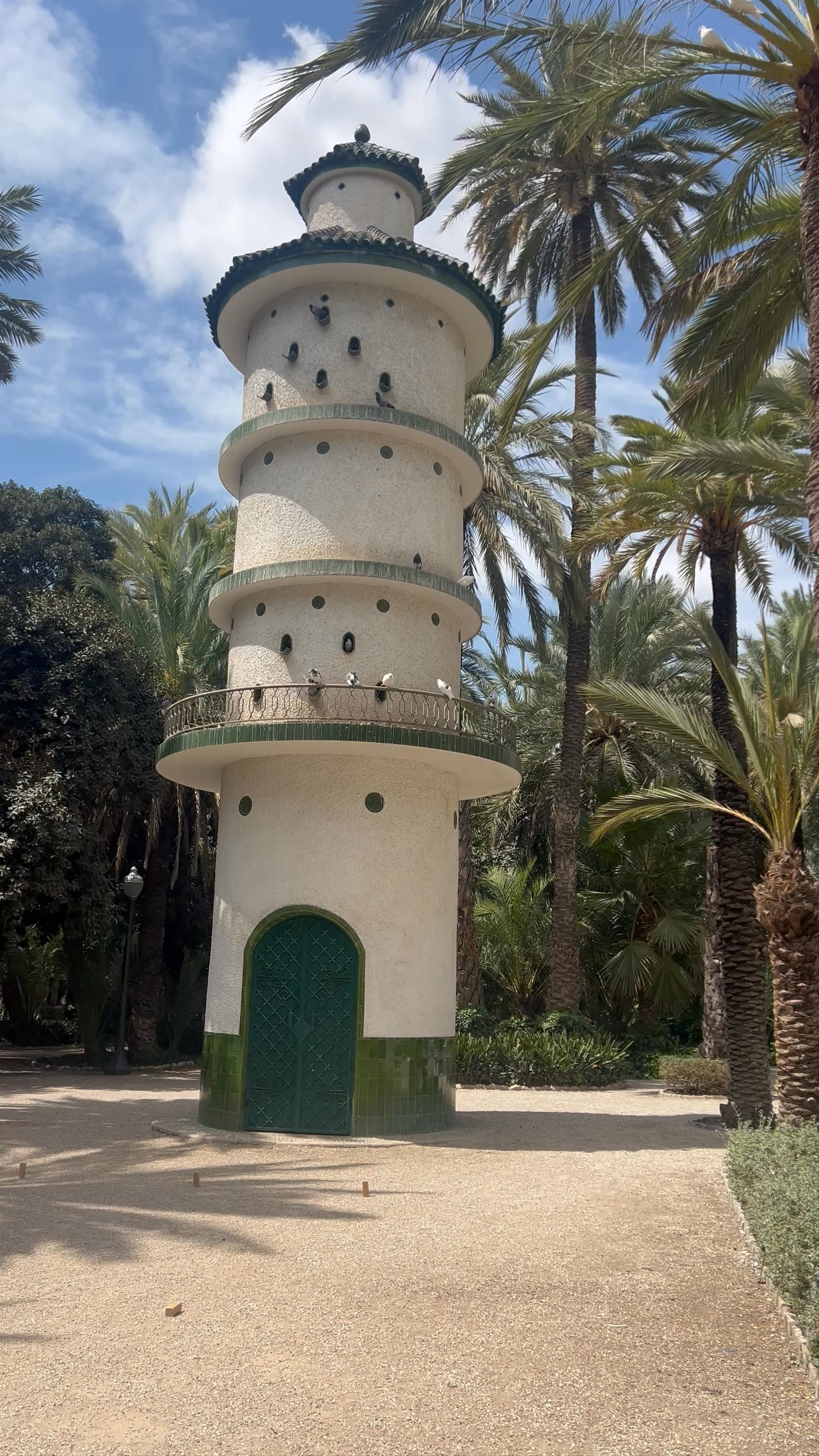Torre de las Palomas: A Charming Landmark in Elche's Palm Grove