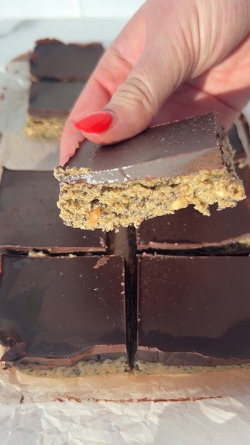 Chocolate Peanut Butter Protein Bars 🍫🥜💪 | alicelovesbreakfast