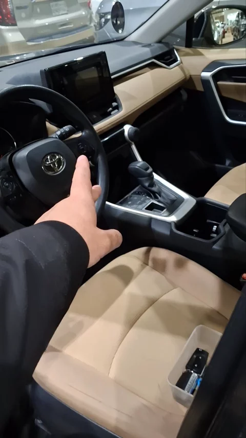 تويوتا راف فور LE 2022