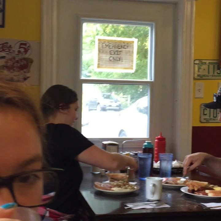 The Cabin Restaurant - Canadian (New) Near Me - Fredericton, New Brunswick