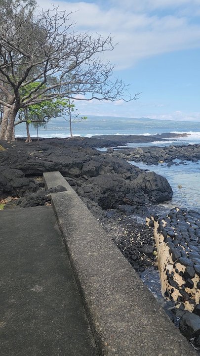 Onekahakaha Beach Park - Beaches Near Me - Hilo, Hawaii