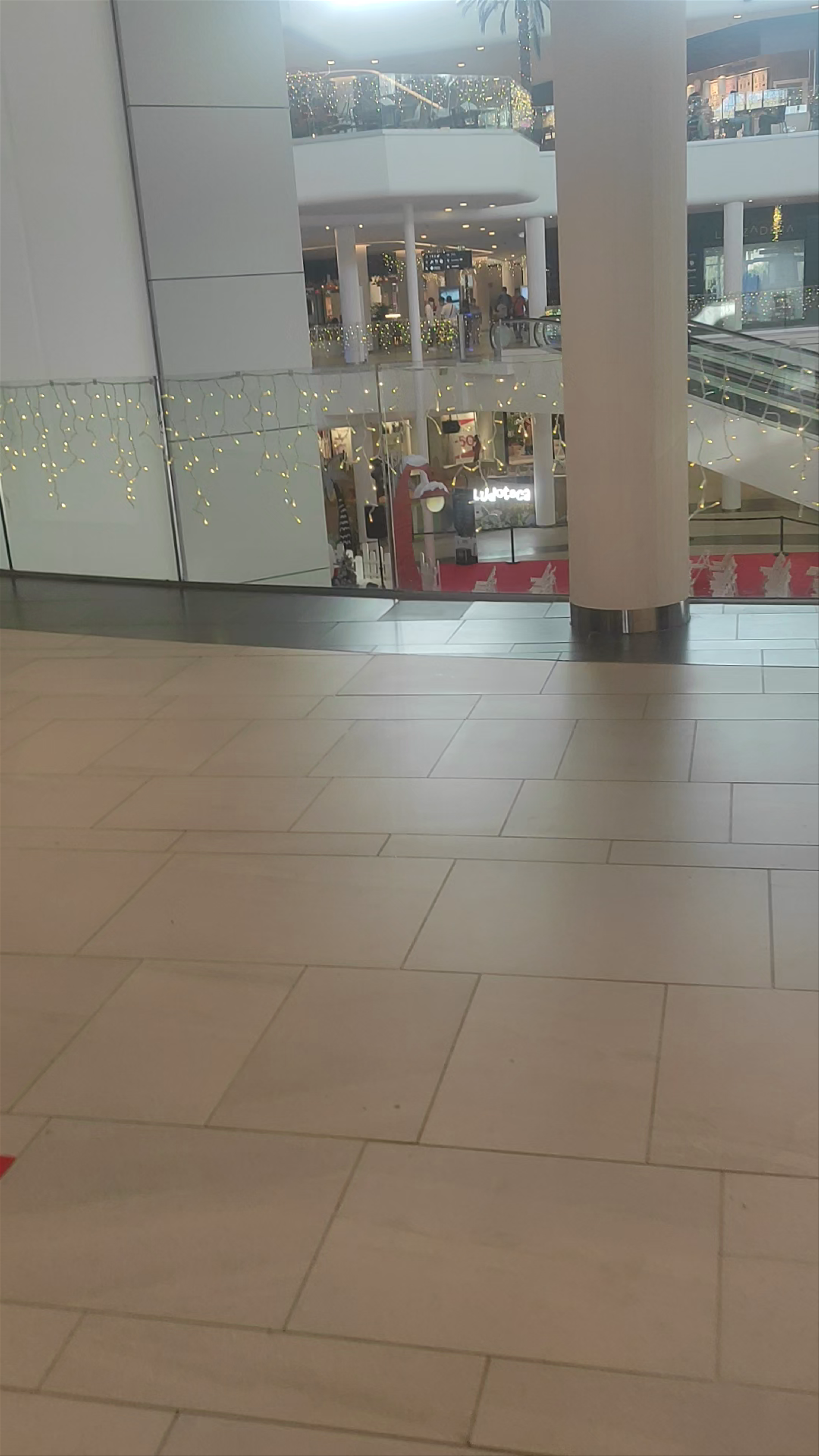 Centro Comercial Saler