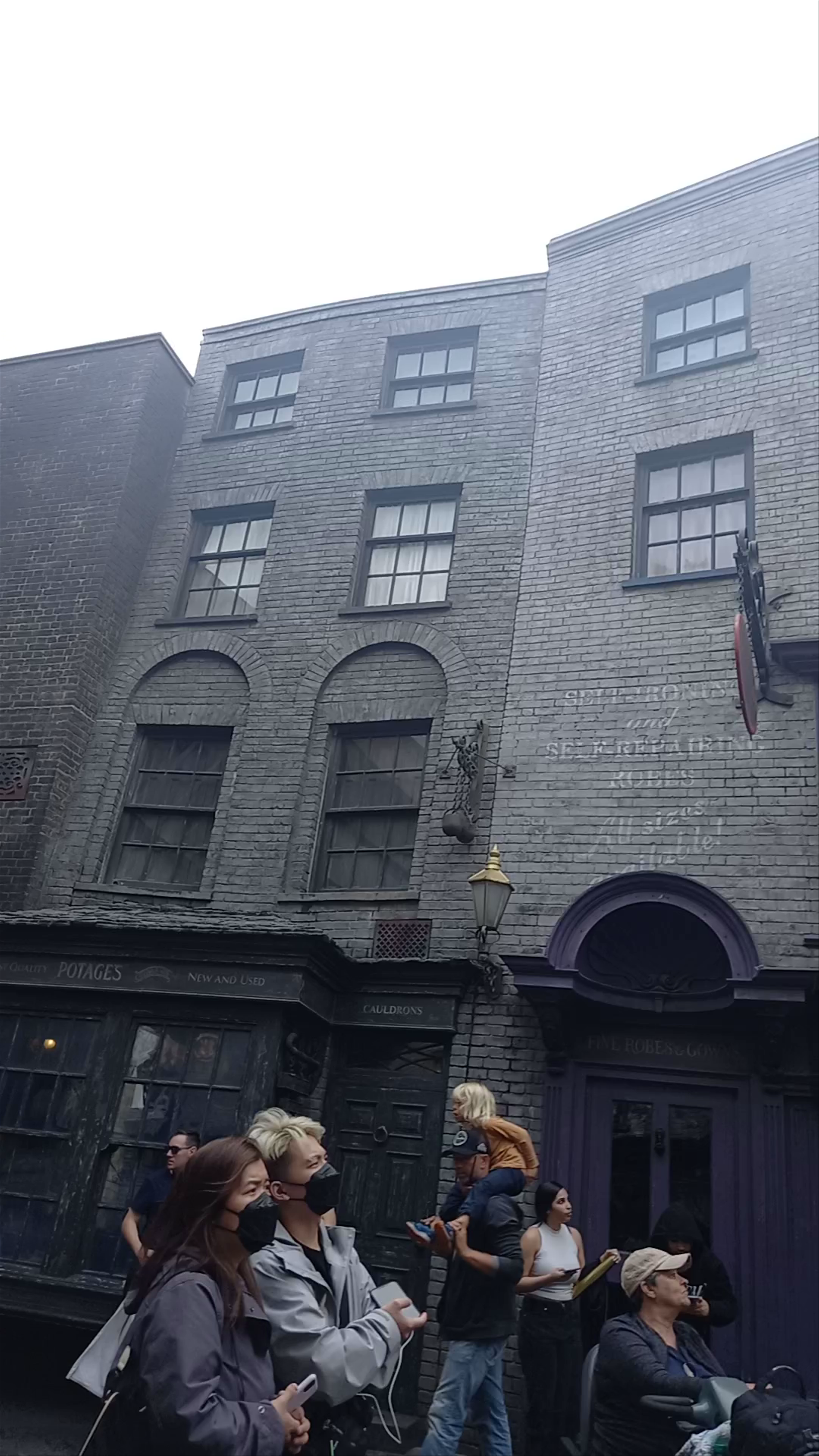 The Wizarding World of Harry Potter - Diagon Alley Experience in Orlando