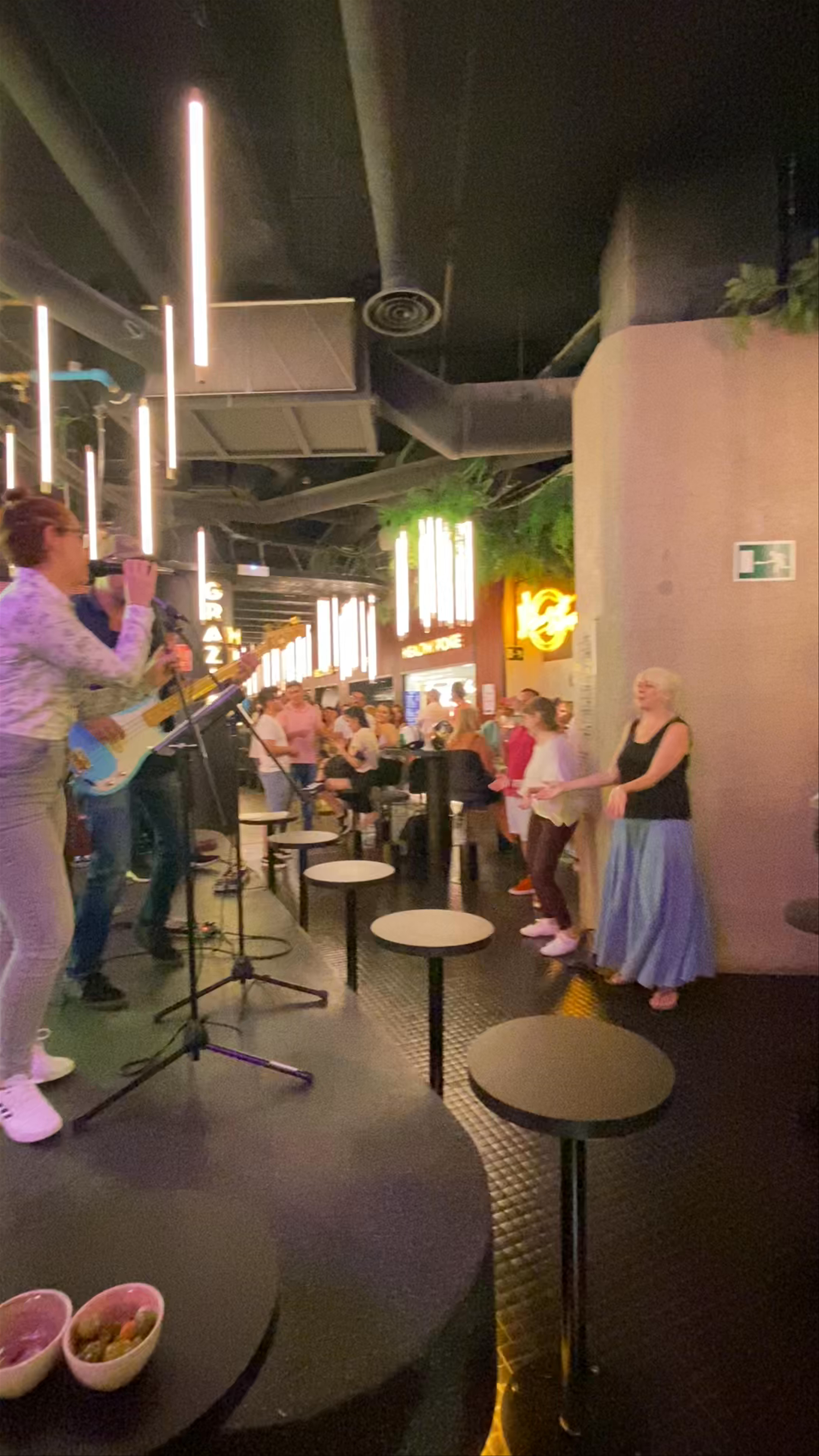 Live Music Vibes at Galería Canalejas in Madrid