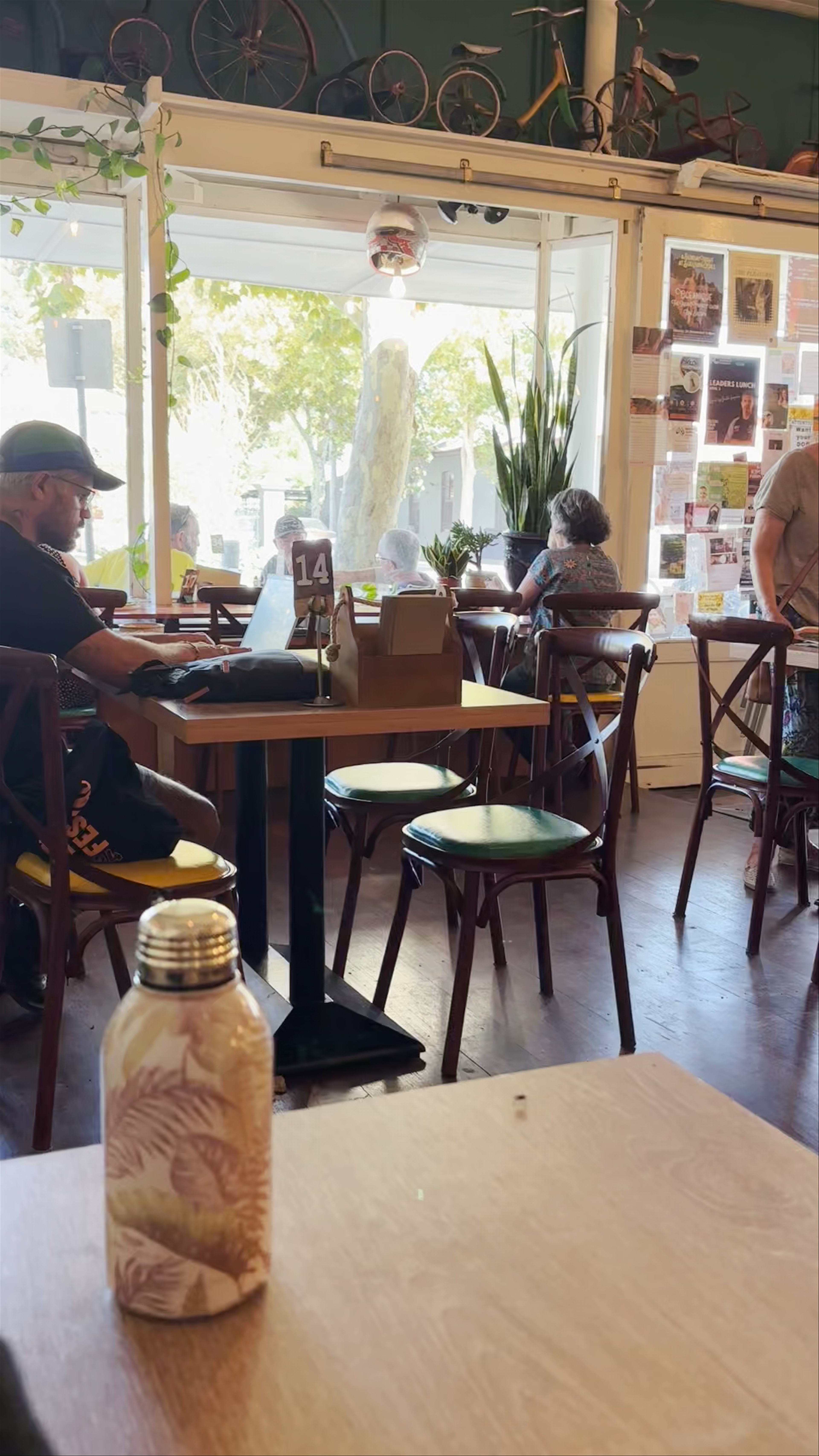 Cozy Café Scene at South Fremantle’s Ootong & Lincoln