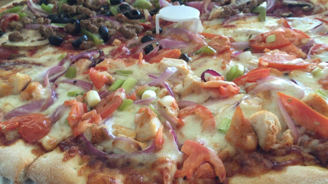 Red Pepper Pizza - 1/2 Supreme Combo Pizza 1/2 bbq chicken - Pizza Near Me - San Leandro, California