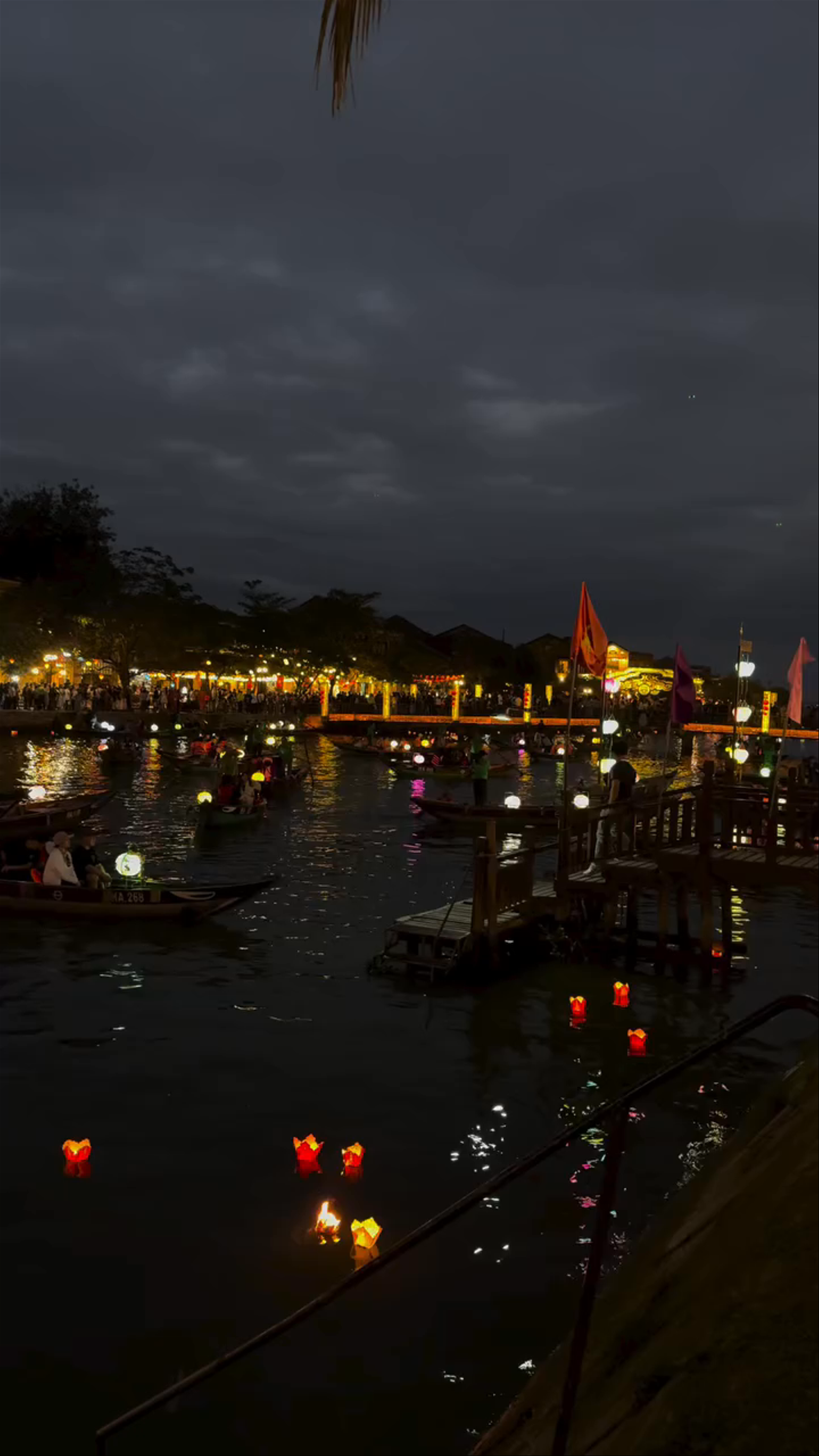 Hoi An Lantern Boat Tour ( 호이안 랜턴 보트 투어 )
