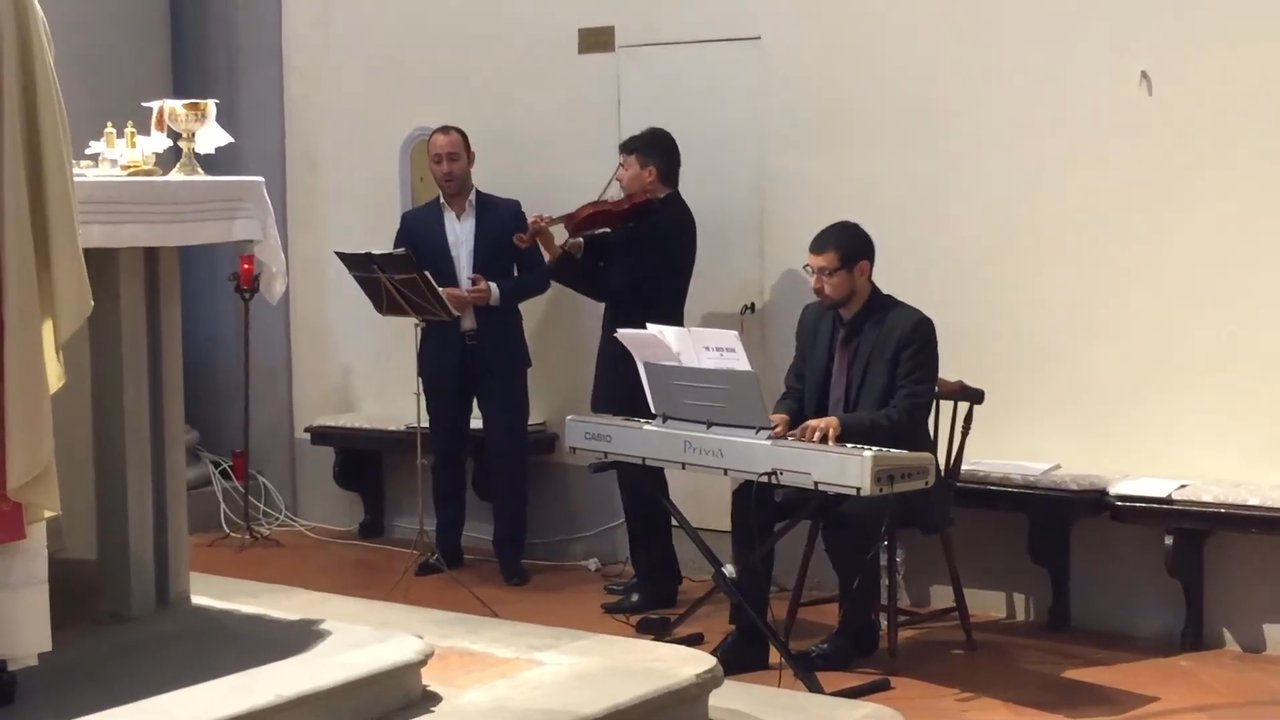 Tenor, Violin & Piano - You Raise Me Up - video
