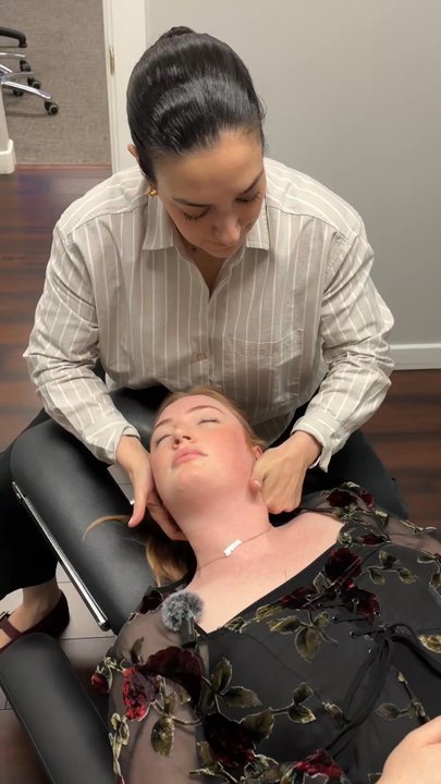 Healthwise Chiropractic - Adjustments - Chiropractors Near Me - Glendale, California