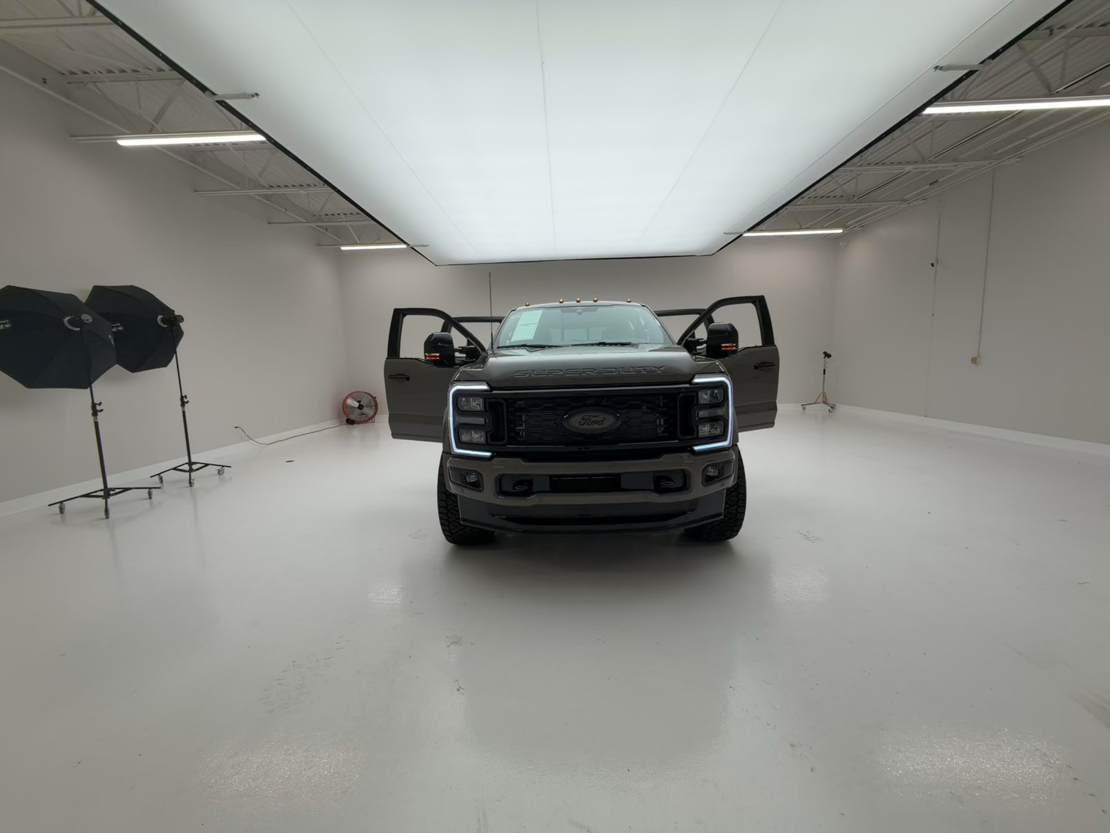Lifted Trucks - #TX11283 - 2026 Ford F-450 Super Duty King Ranch Crew Cab