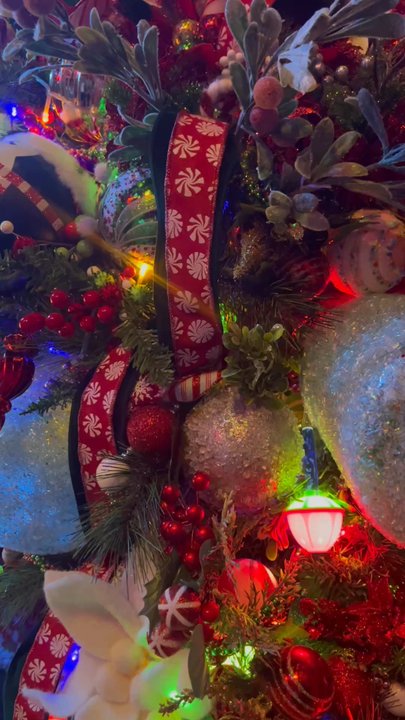 BTW - Christmas themed! - Burgers Near Me - Tavares, Florida