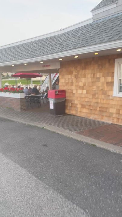 Barnacle Billy's - Ride into harbor  Ogunquit - Seafood Near Me - Ogunquit, Maine