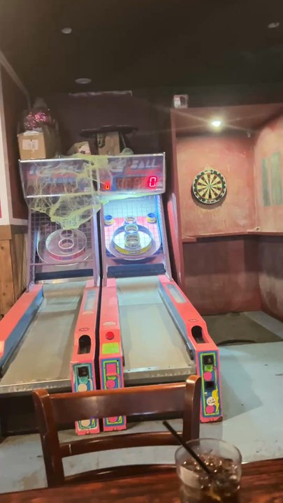 The Knot Burger Pub - Games - Burgers Near Me - Summerville, South Carolina